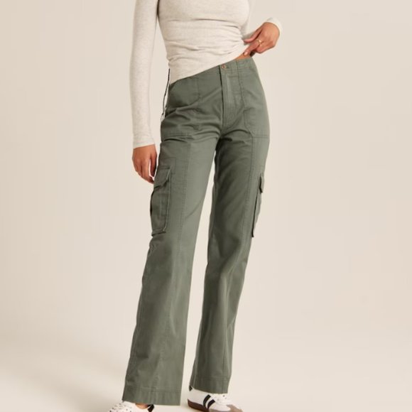 Abercrombie & Fitch Pants - Abercombie Relaxed Fit Cargo Curve Love